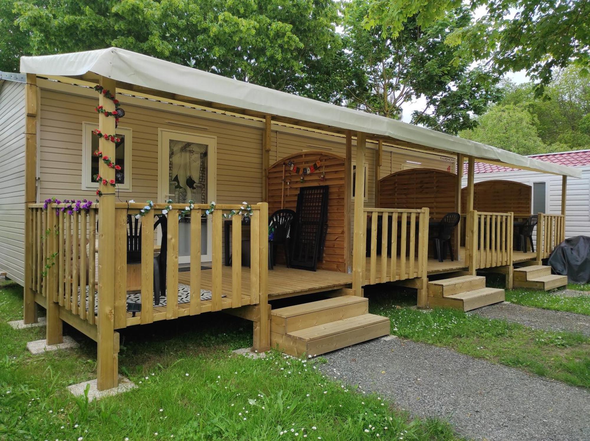 Camping Le Rouge Gorge **** 10' Puy Du Fou Saint-Laurent-sur-Sevre Exterior photo