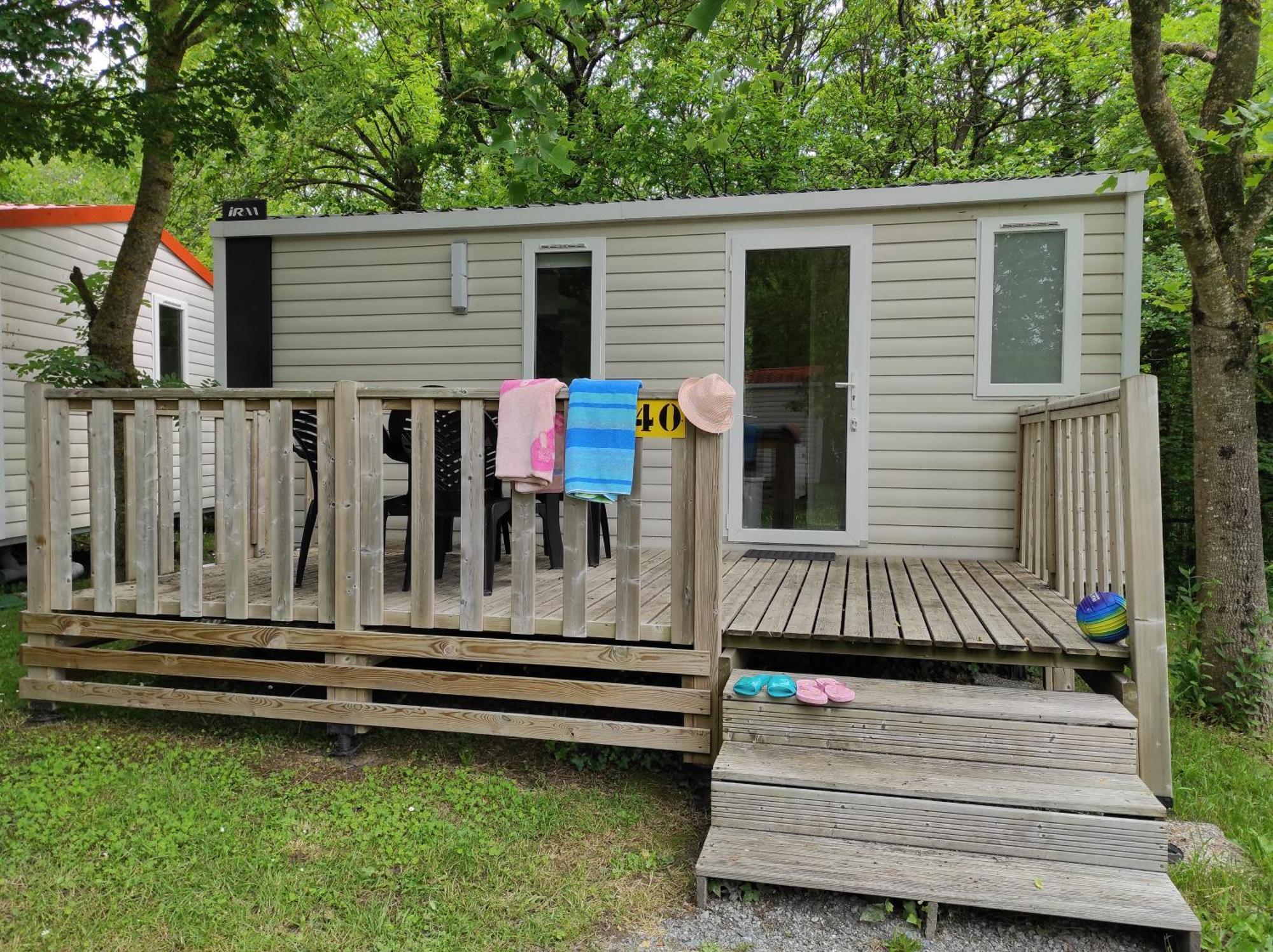 Camping Le Rouge Gorge **** 10' Puy Du Fou Saint-Laurent-sur-Sevre Exterior photo