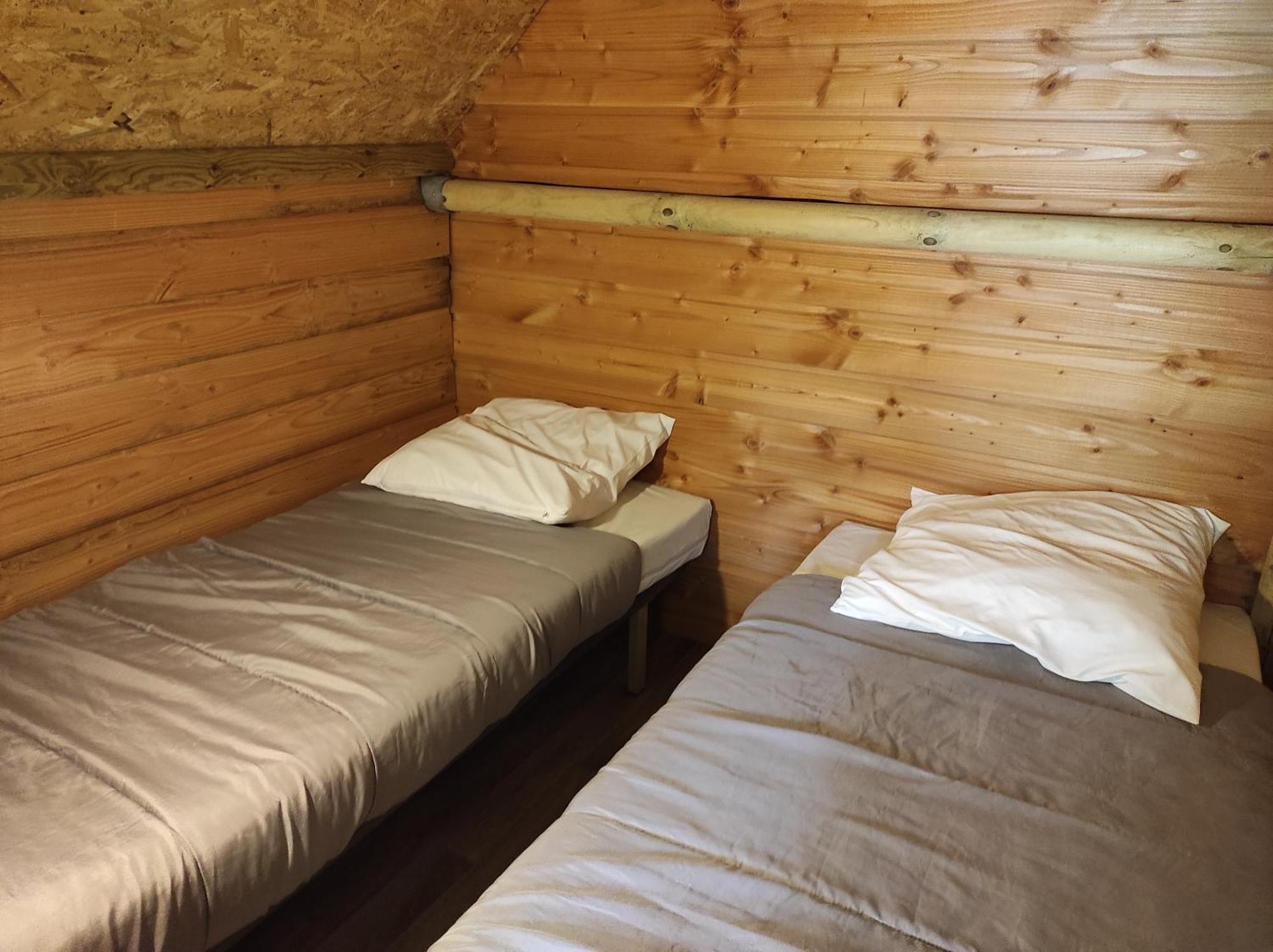 Camping Le Rouge Gorge **** 10' Puy Du Fou Saint-Laurent-sur-Sevre Exterior photo