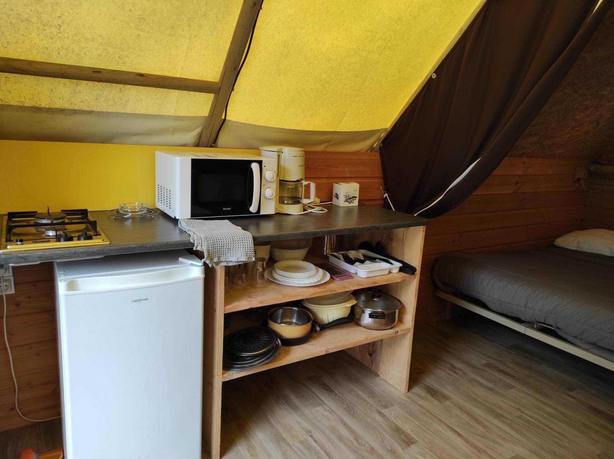 Camping Le Rouge Gorge **** 10' Puy Du Fou Saint-Laurent-sur-Sevre Exterior photo