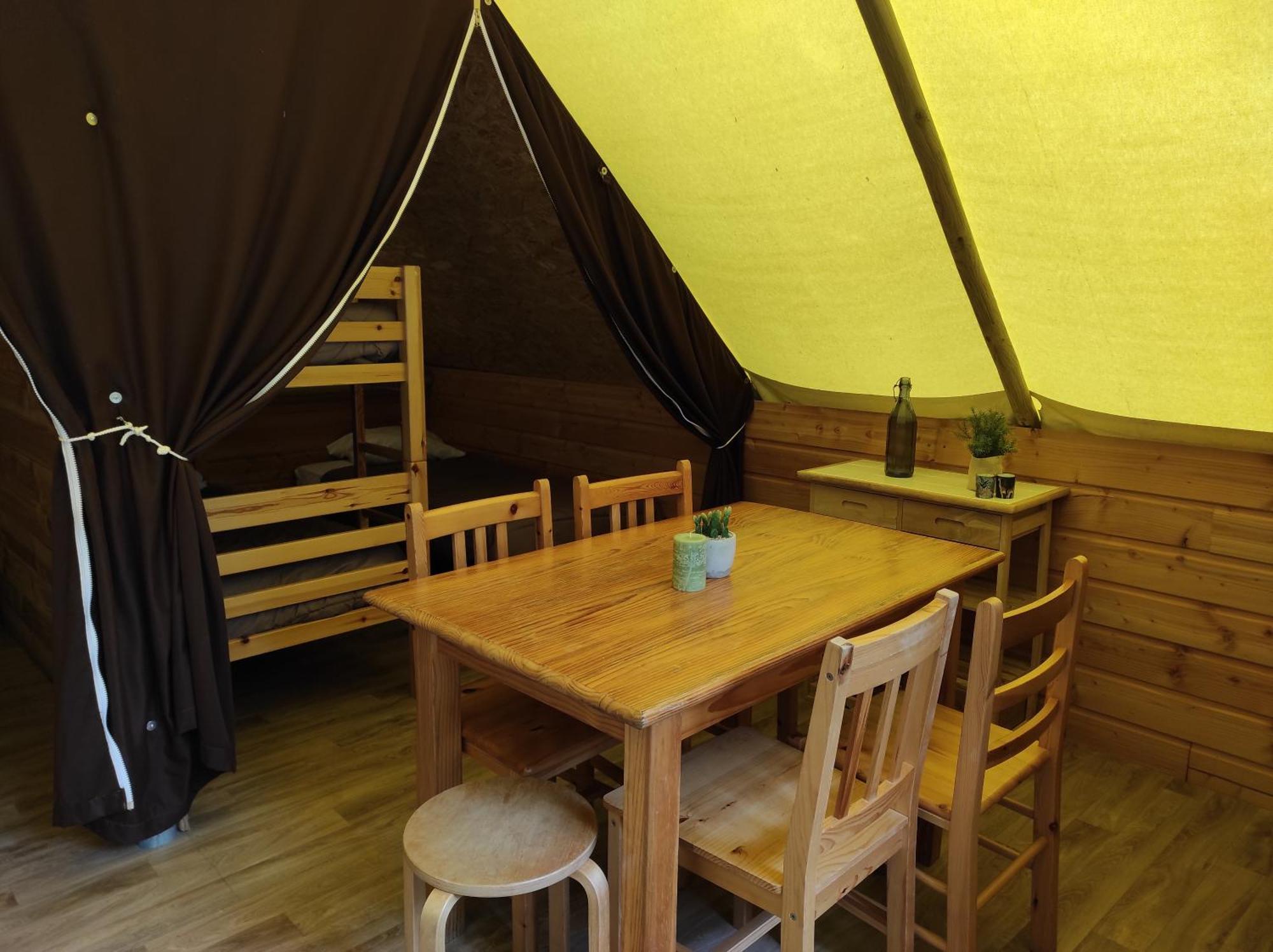 Camping Le Rouge Gorge **** 10' Puy Du Fou Saint-Laurent-sur-Sevre Exterior photo