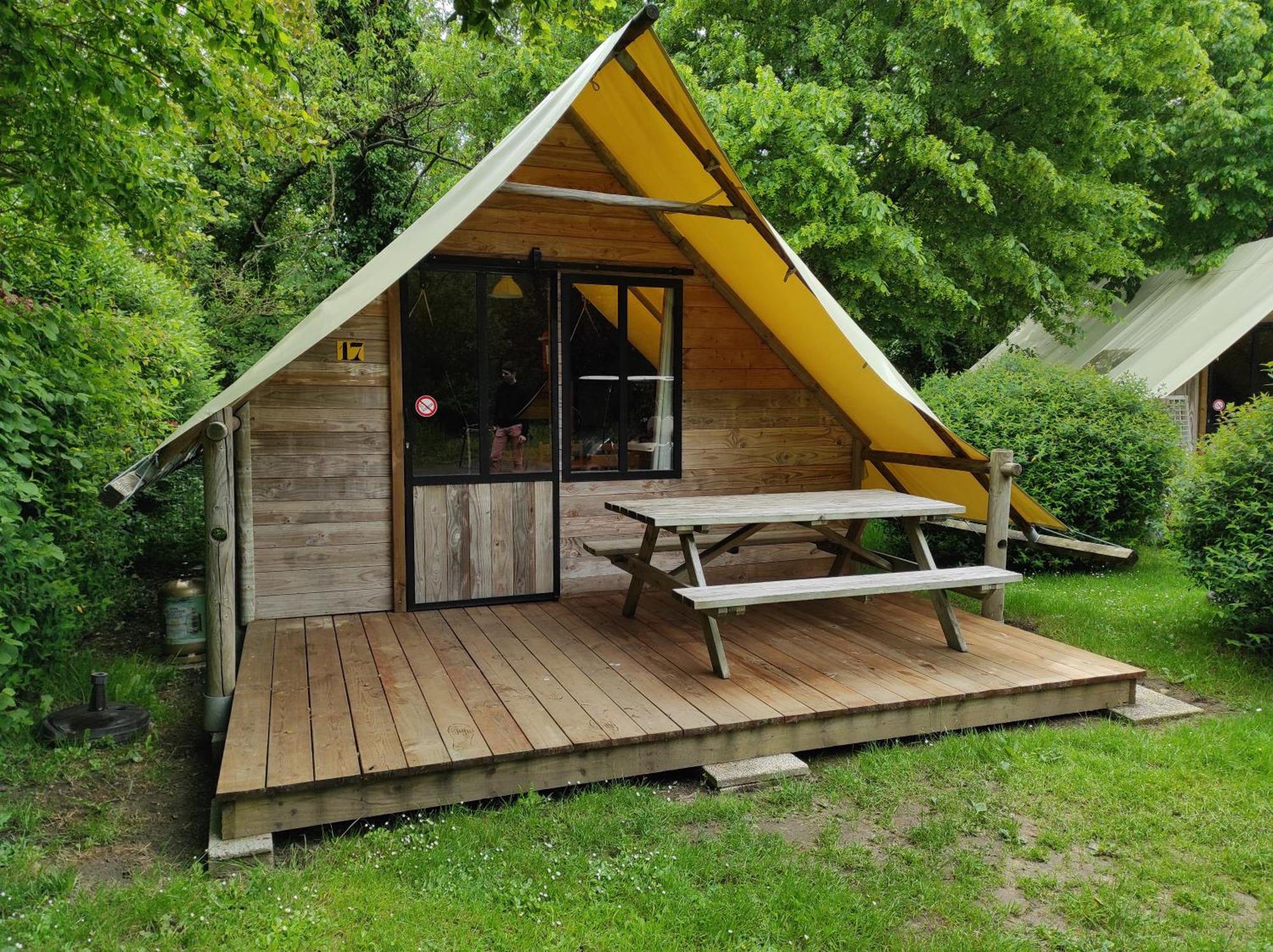 Camping Le Rouge Gorge **** 10' Puy Du Fou Saint-Laurent-sur-Sevre Exterior photo