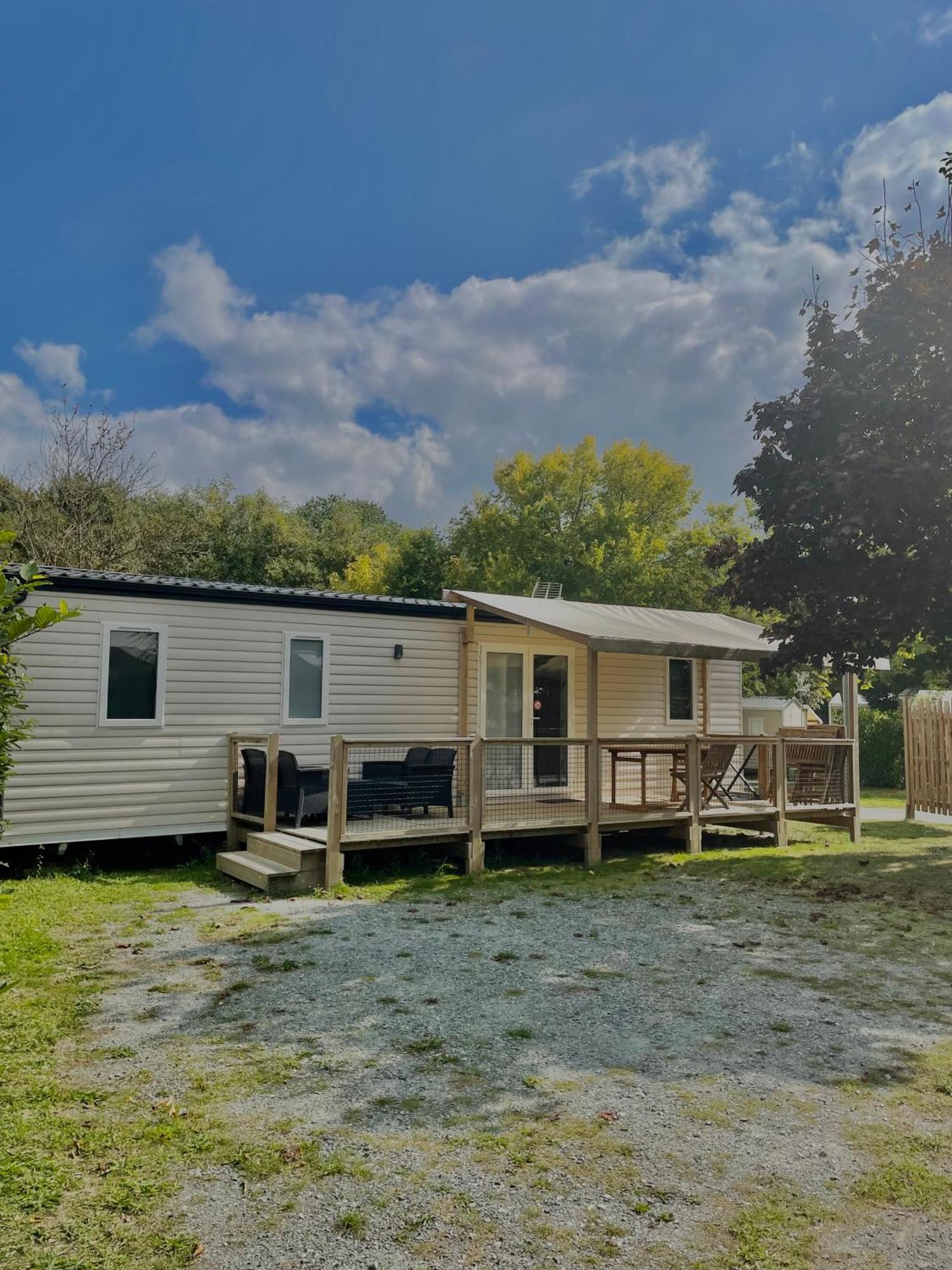 Camping Le Rouge Gorge **** 10' Puy Du Fou Saint-Laurent-sur-Sevre Exterior photo