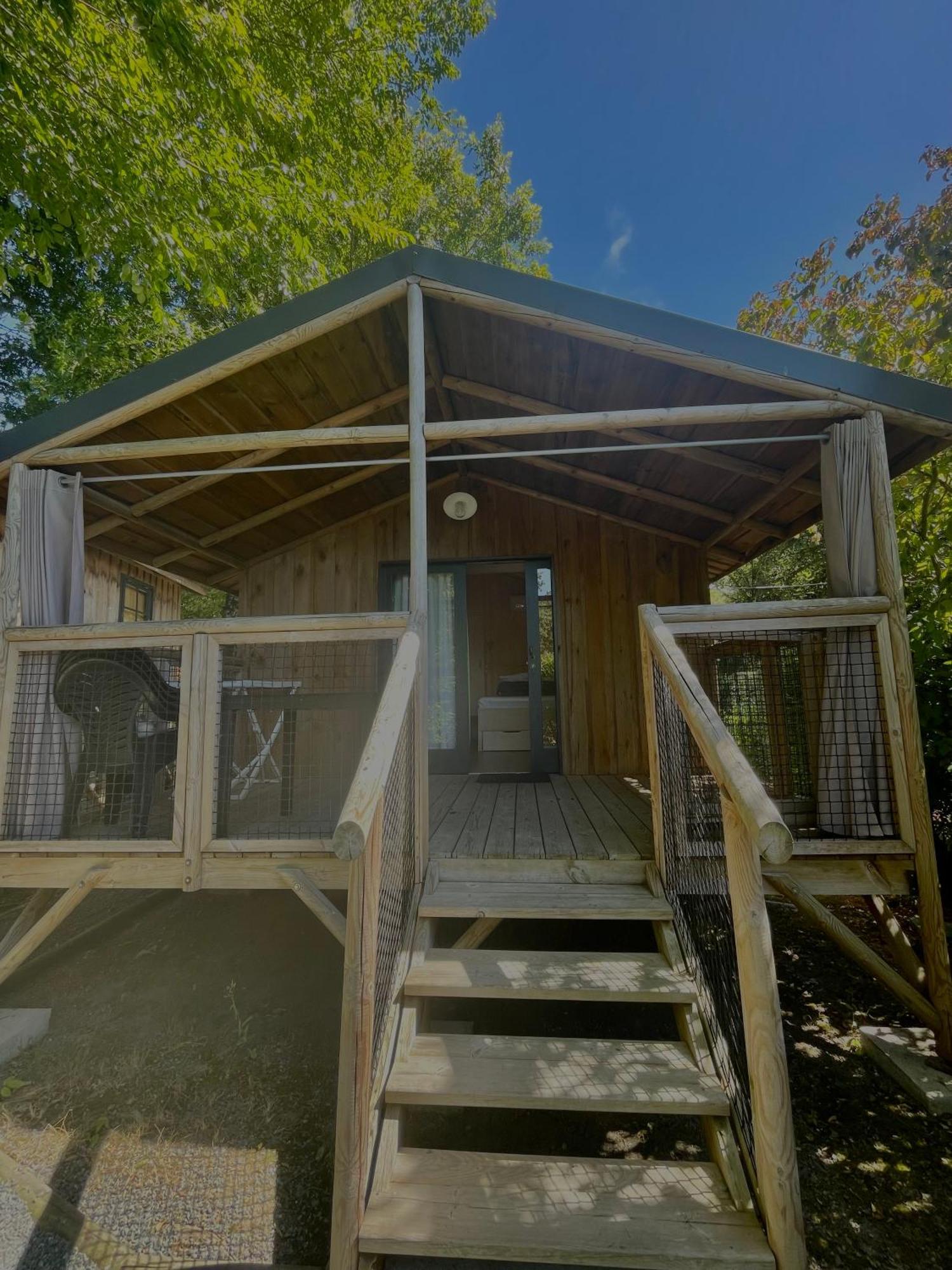 Camping Le Rouge Gorge **** 10' Puy Du Fou Saint-Laurent-sur-Sevre Exterior photo