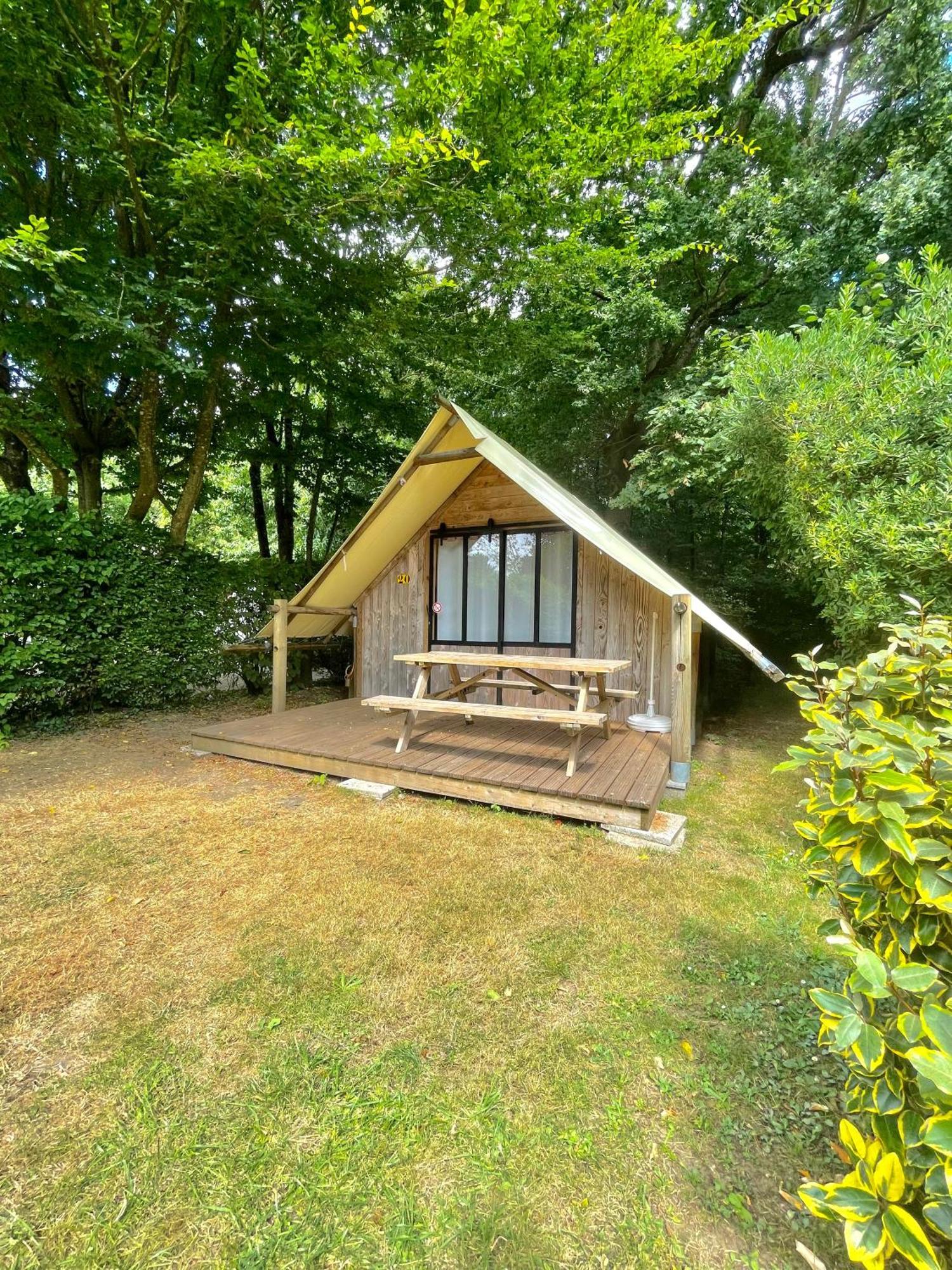 Camping Le Rouge Gorge **** 10' Puy Du Fou Saint-Laurent-sur-Sevre Exterior photo