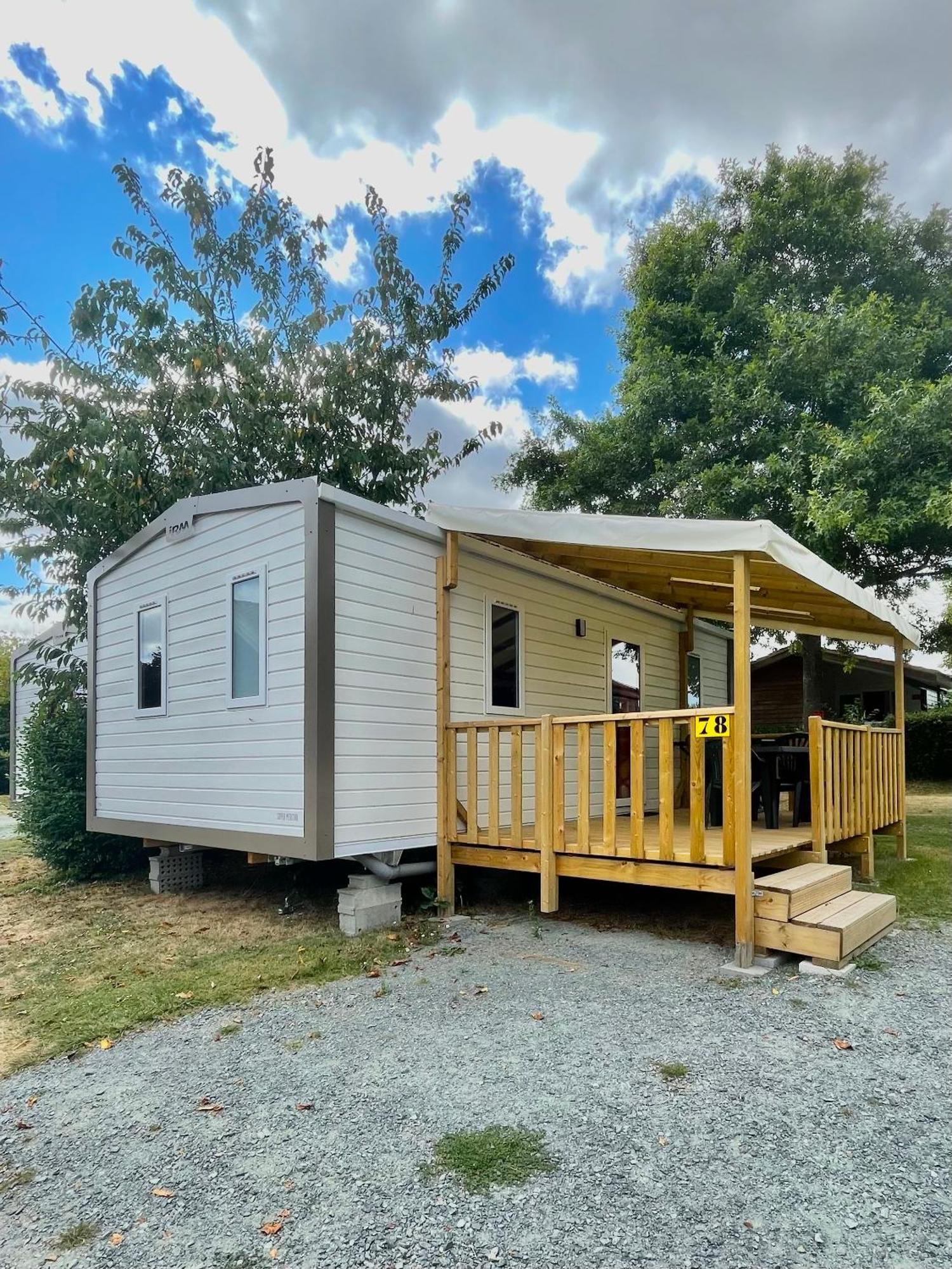 Camping Le Rouge Gorge **** 10' Puy Du Fou Saint-Laurent-sur-Sevre Exterior photo