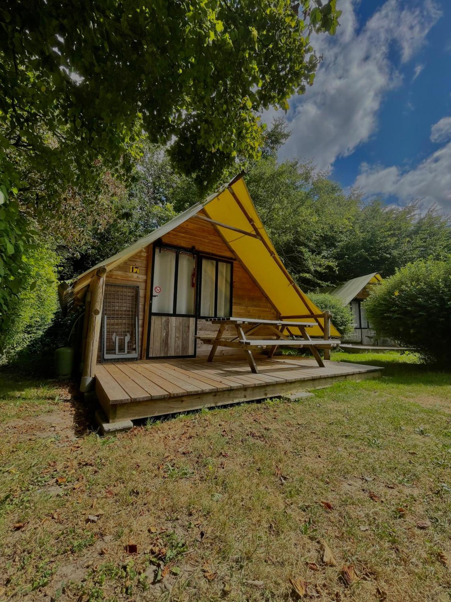 Camping Le Rouge Gorge **** 10' Puy Du Fou Saint-Laurent-sur-Sevre Exterior photo