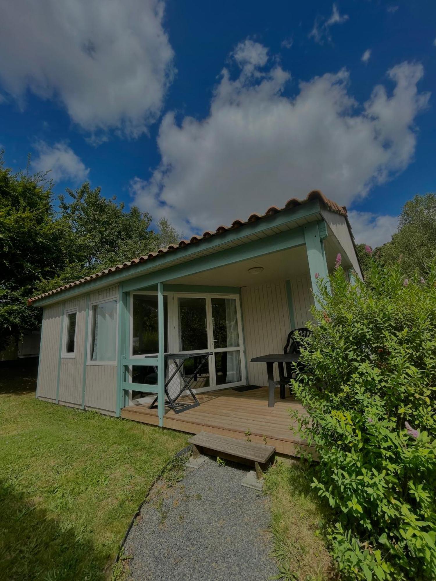 Camping Le Rouge Gorge **** 10' Puy Du Fou Saint-Laurent-sur-Sevre Exterior photo